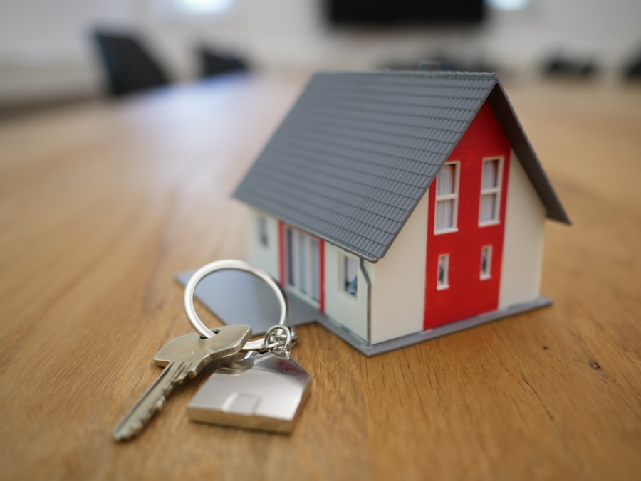 House model and keys representing construction budgeting